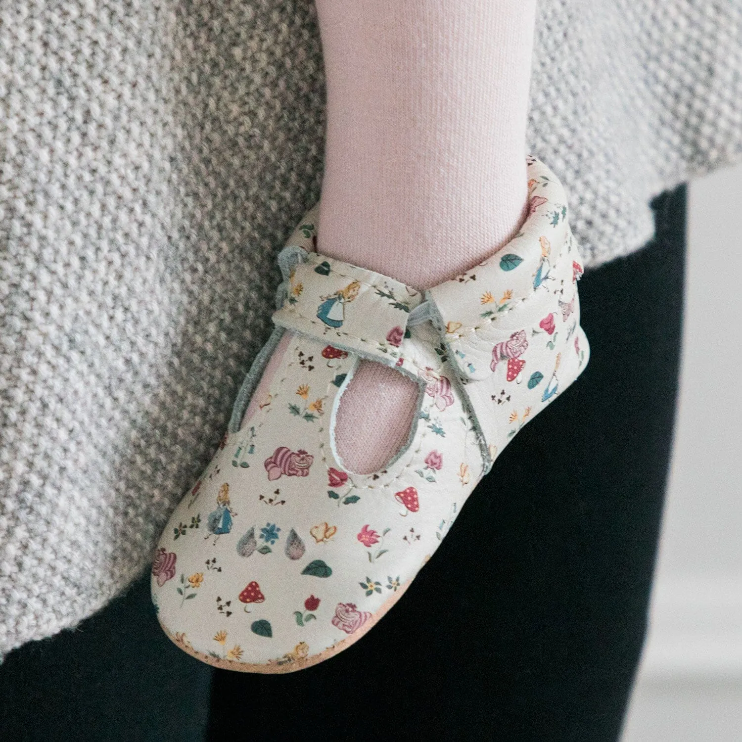 Enchanting Alice in Wonderland Mary Jane Baby Shoes - Adorable and Comfortable Footwear for Your Little One