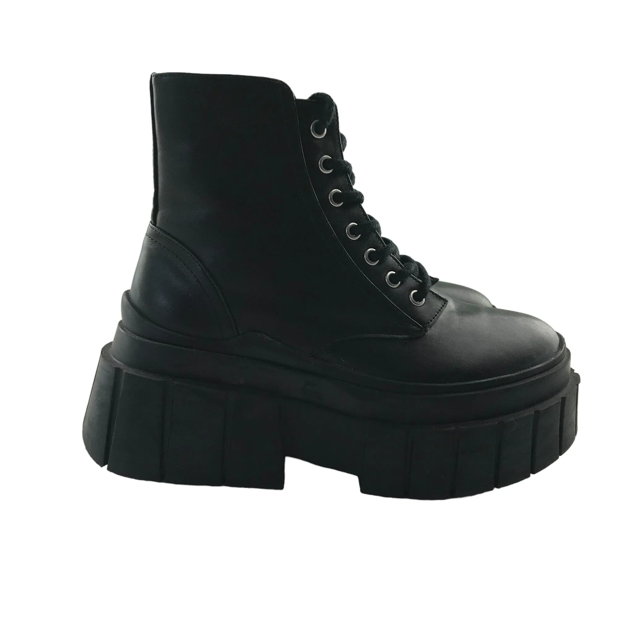 Bershka boots shoe size 3.5 black combat style faux leather