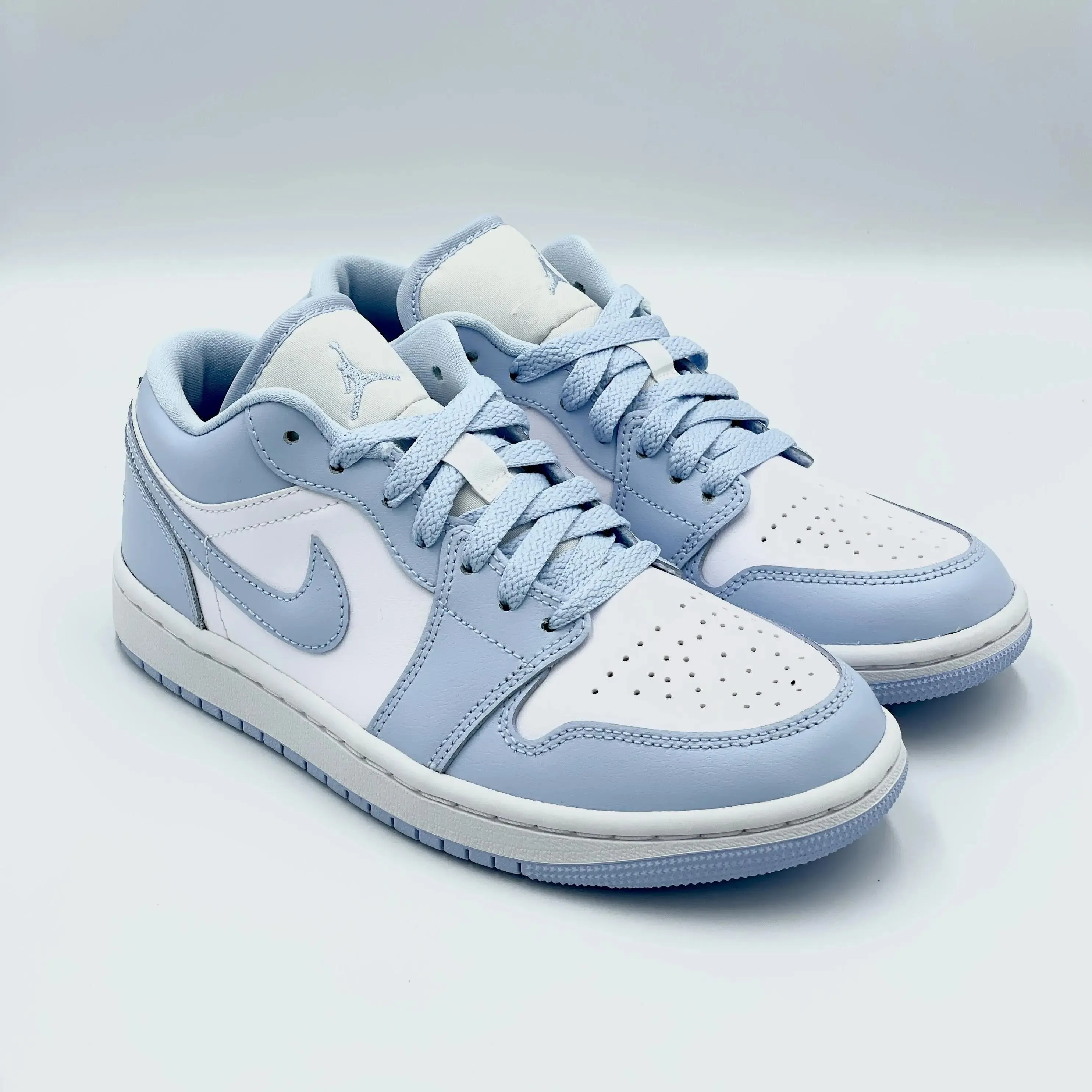 Jordan 1 Low Aluminum