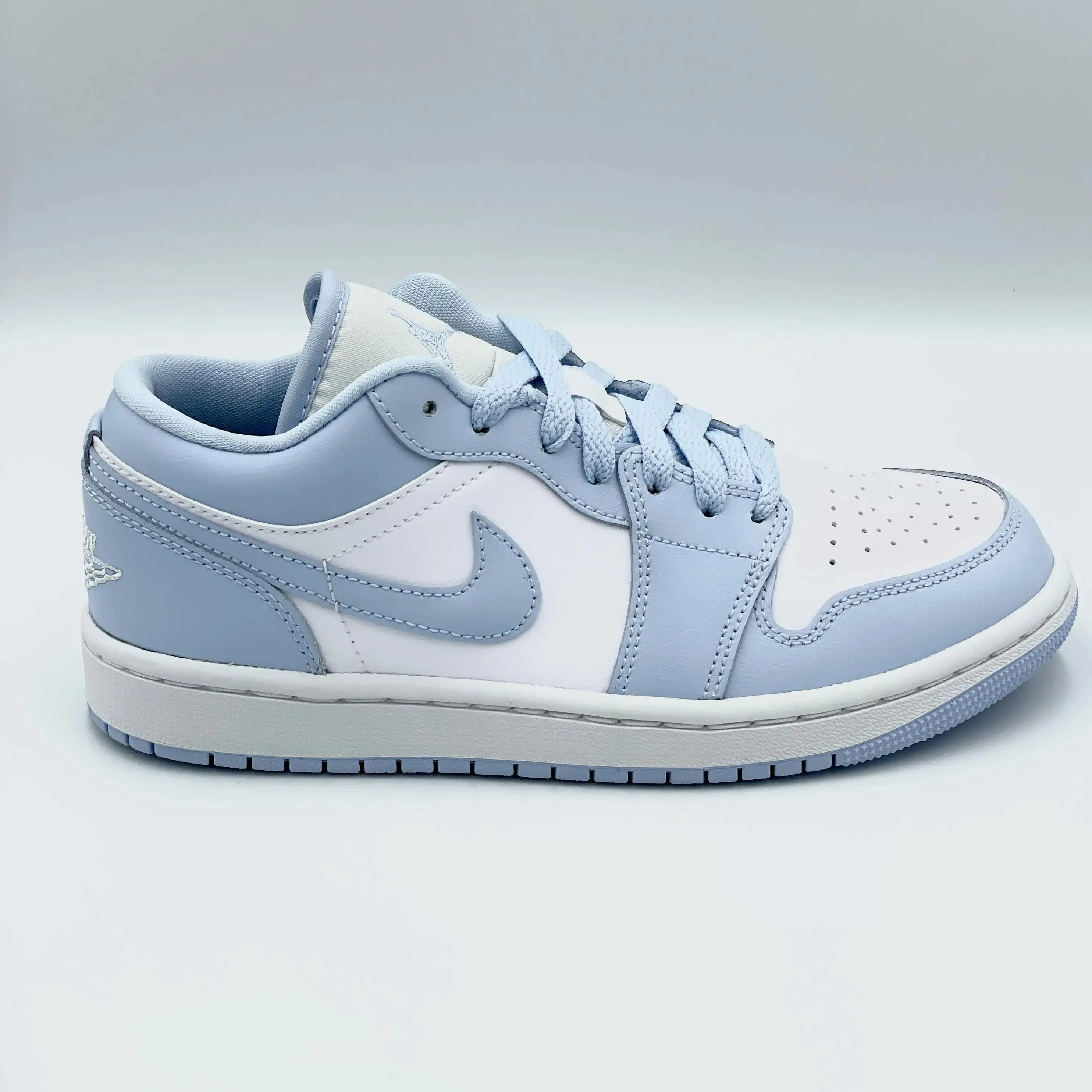 Jordan 1 Low Aluminum